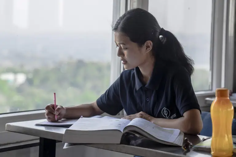 Student discussion session at Dakshana Valley Pune